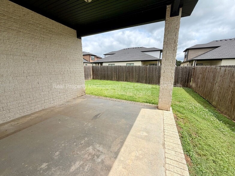 Building Photo - 9817 Mylea Cir