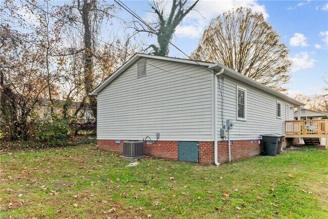 Building Photo - 414 Boyd St
