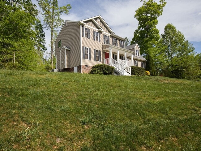 Building Photo - Stunning Shaker-Style 4-Bedroom Home in Chesterfield | Granite & Hardwoods!