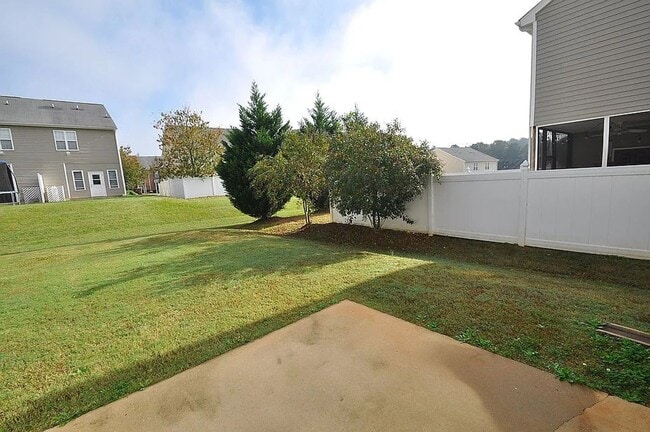 Building Photo - Two Story townhome in Clayton