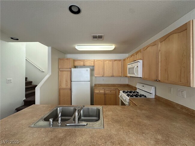 Building Photo - 9100 Pearl Cotton Ave