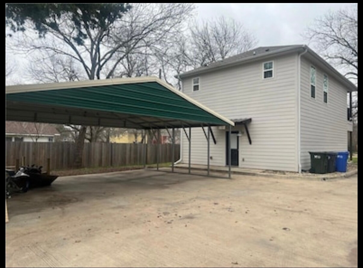 Building Photo - 3309 S 3rd St