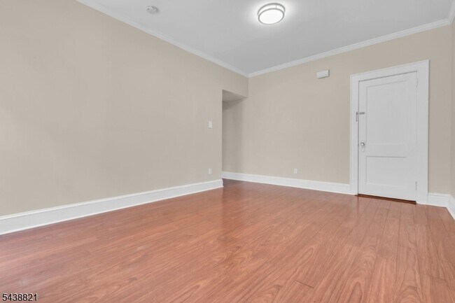 Building Photo - 206 Highland Ave