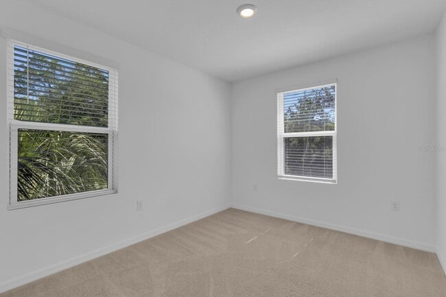 Building Photo - 3010 Canary Ave