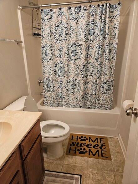 Bathroom 2 - 1401 Worcester Trl