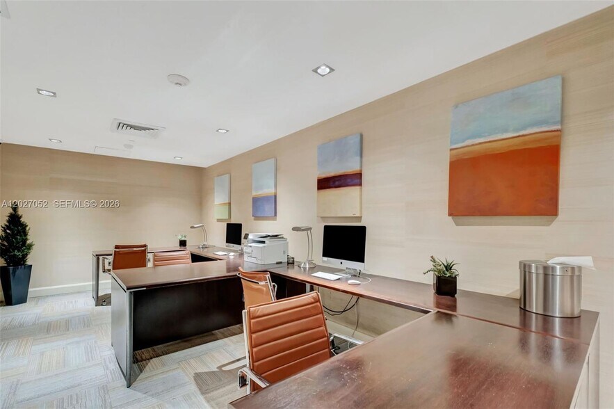 Business Center - 950 Brickell Bay Dr