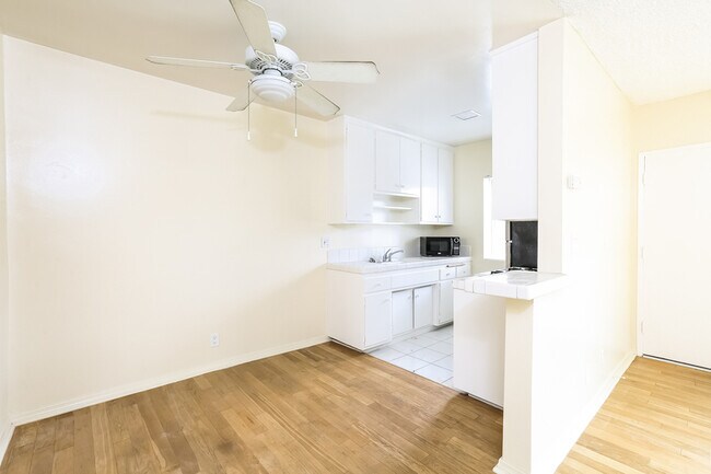 Building Photo - 2611 Ocean Ave
