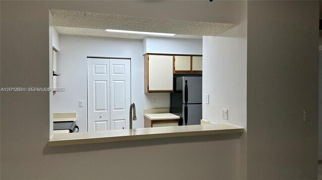Building Photo - 1243 SW 46th Ave