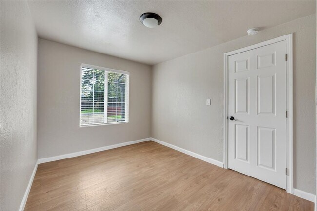 Building Photo - 7717-7717 Cologne Ln