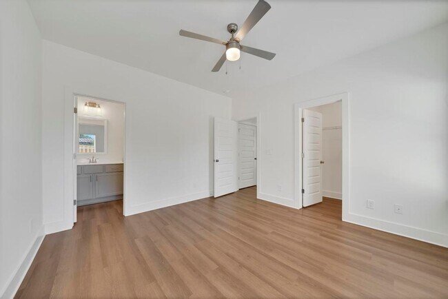 Building Photo - One Level Home with Garage and Fenced Back...