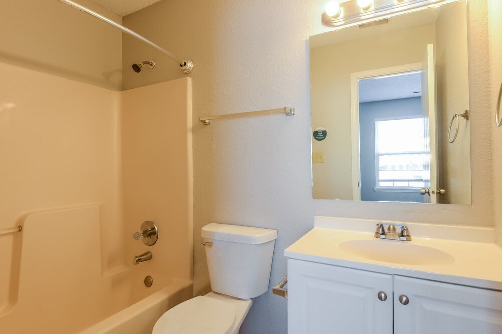 Building Photo - 6137 Longmeadow Dr