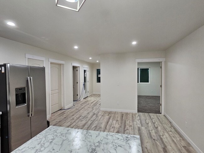 Building Photo - 38405 Woody Cir