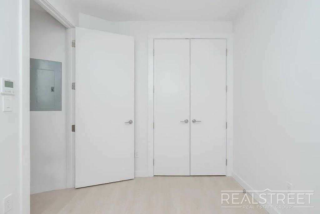 Building Photo - Meeker Avenue