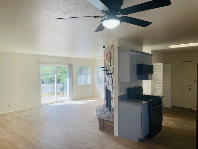 Building Photo - 185 Sierra Rd