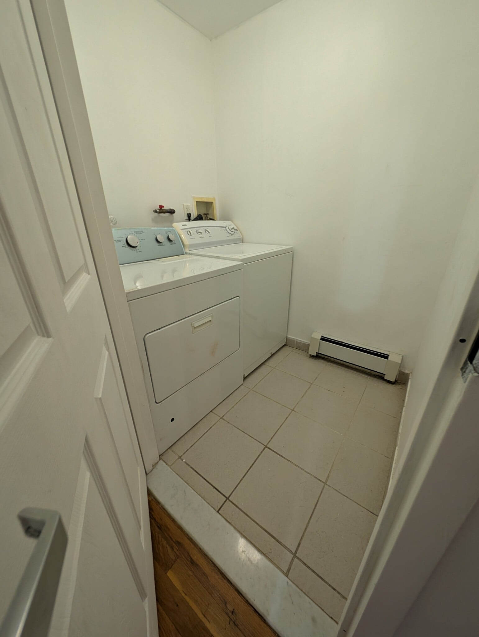 Laundry room - 751 Essex St