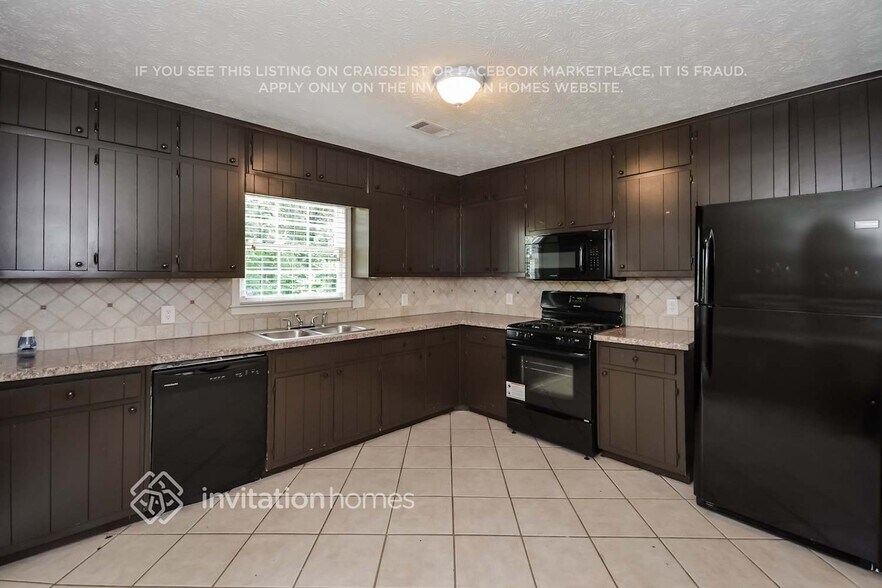 Building Photo - 1759 Killian Hill Rd SW
