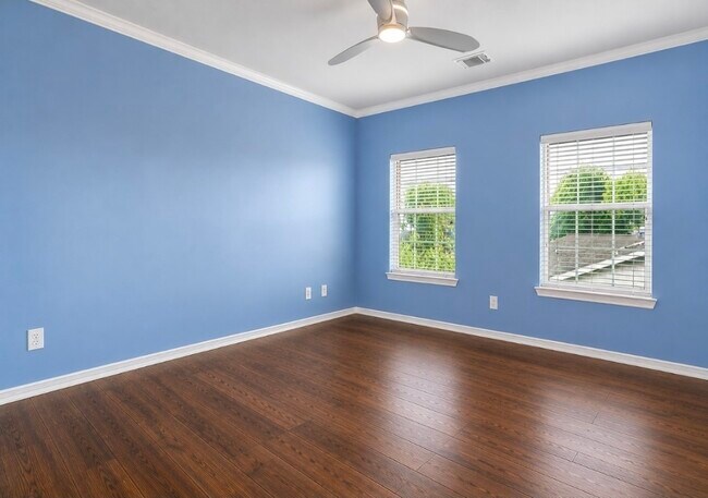 Building Photo - 1506 Shady Villa Fern