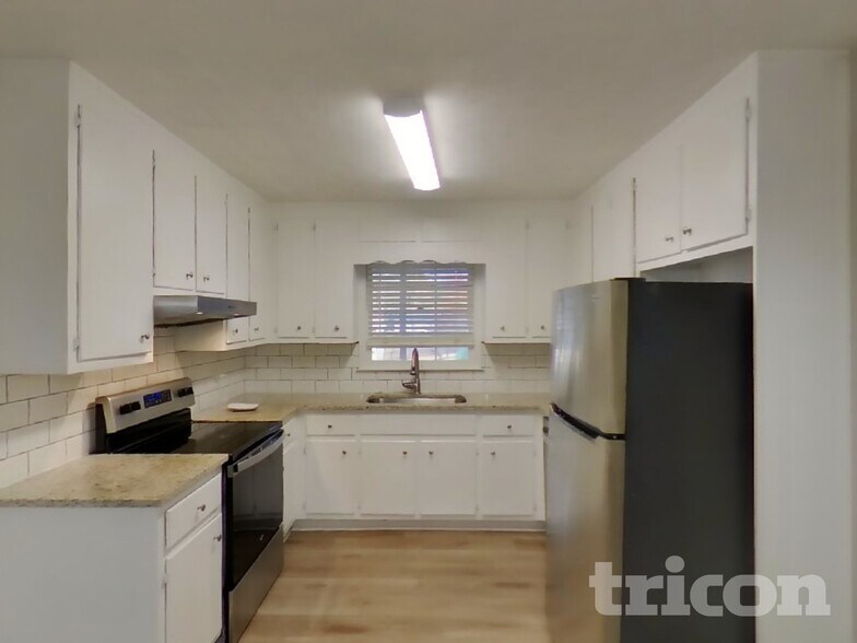 Building Photo - 4737 Cedar Lake Dr SE