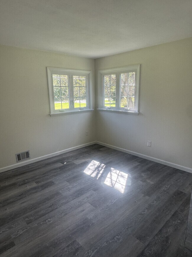 Building Photo - 117 Hutchings Rd