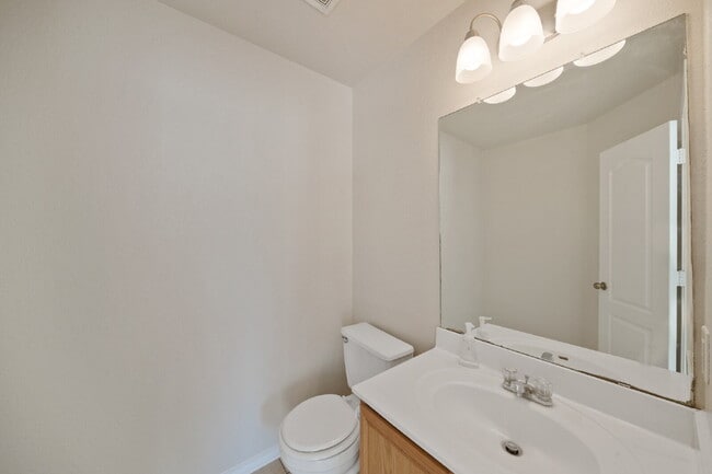 Building Photo - Beautiful 2-Story 4BR in 78254 | Near Alamo Ranch, Shopping & 1604