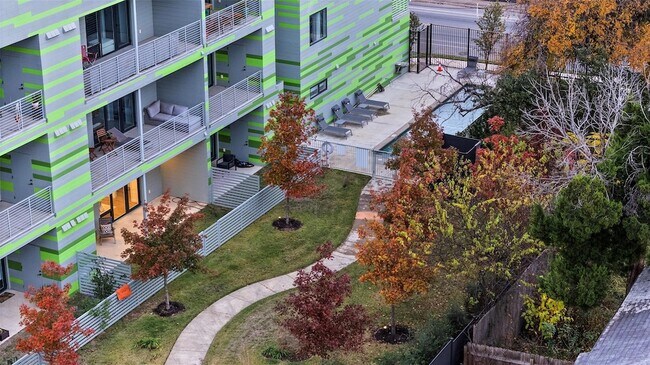 Building Photo - 4004 Banister Ln