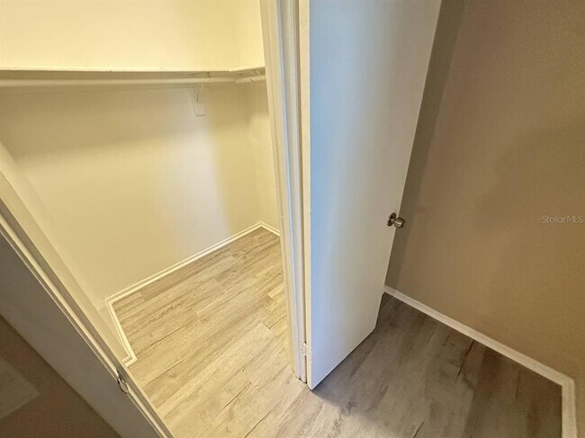 Building Photo - 106 Toluca Dr