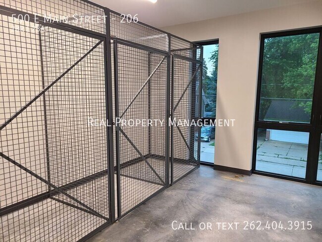 Building Photo - 500 E Main St