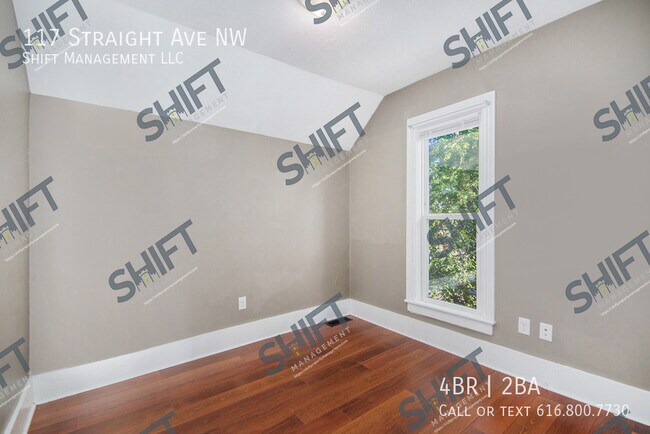 Building Photo - 117 Straight Ave NW