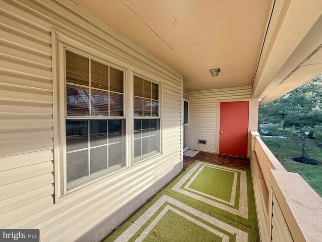 Building Photo - 263 Tavistock Rd