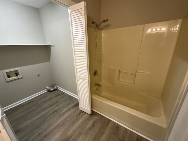 Building Photo - Remodeled High Point home! 3 Bedroom, 2 Ba...