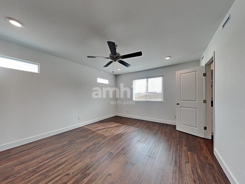 Building Photo - 8963 Tiger Tooth Ave
