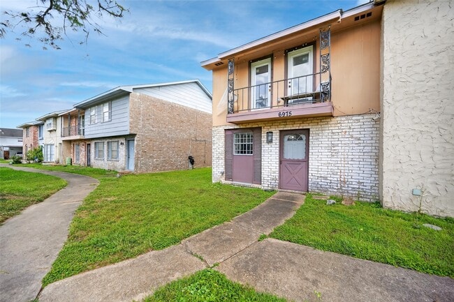 Building Photo - 6975 Chasewood Dr