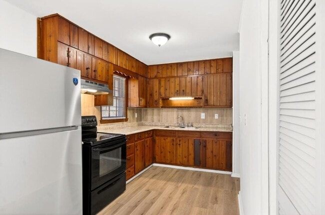 Building Photo - 4225 Cottage Ln