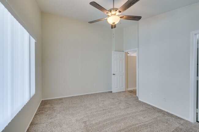 Building Photo - Beautiful 3 bedroom home near South Summerlin!