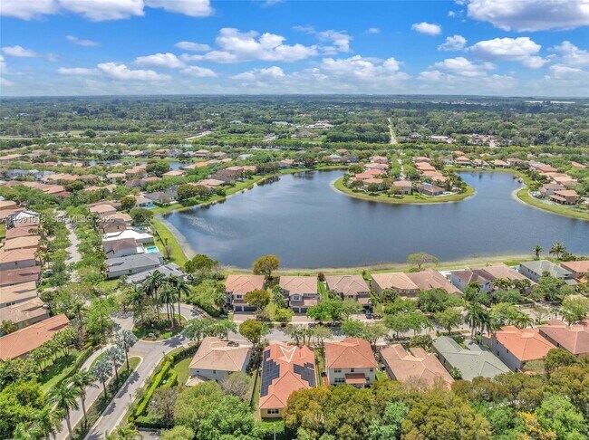 Building Photo - 19381 Stonebrook St