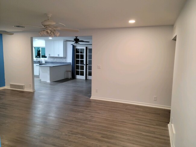 Building Photo - Great Home in East Mesa with Pool