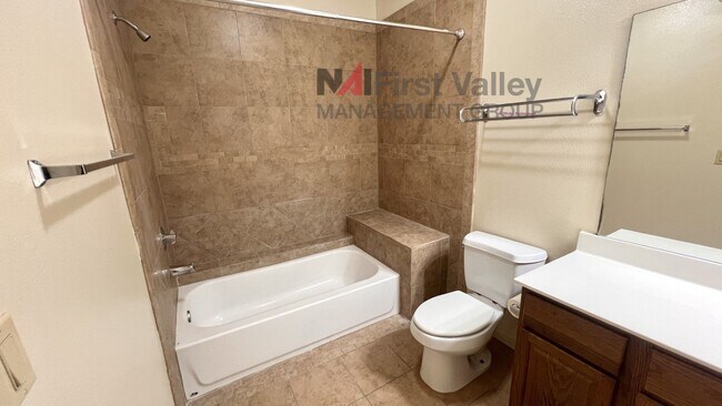 Building Photo - 1 Bedroom, 1 Bath