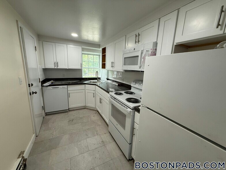 Primary Photo - 42 Worthen Rd