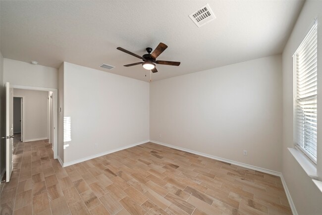 Building Photo - 26307 Pine Canyon Dr