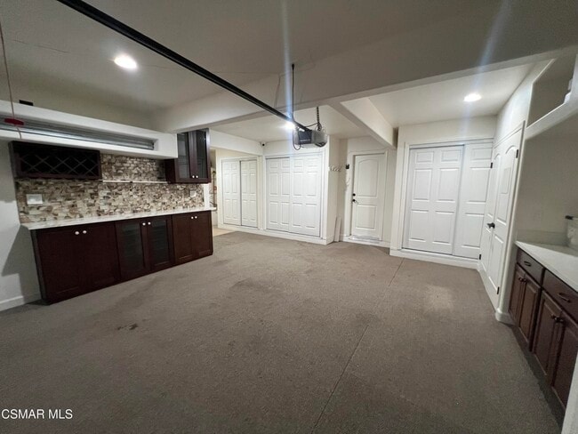 Building Photo - 334 W Avenida De Las Flores