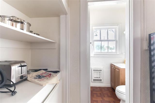 Building Photo - 324 W Canty St