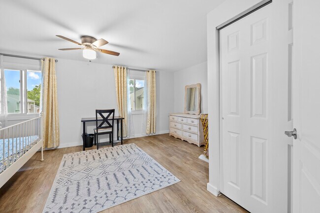Building Photo - 422 Gainsborough Ct