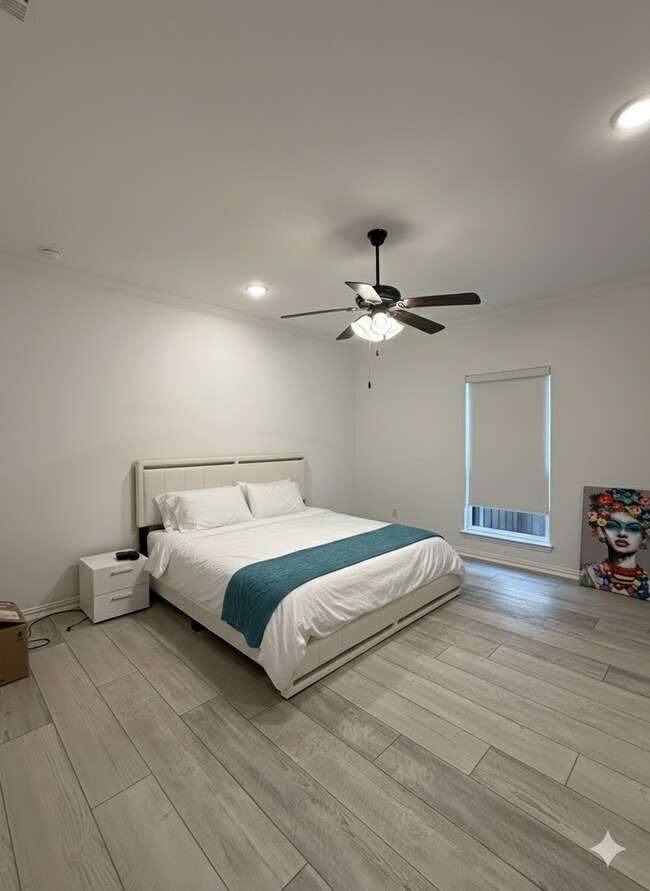 Building Photo - 2832 Fountain Park Dr