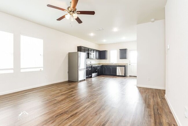 Building Photo - 6042 Mojave Dr