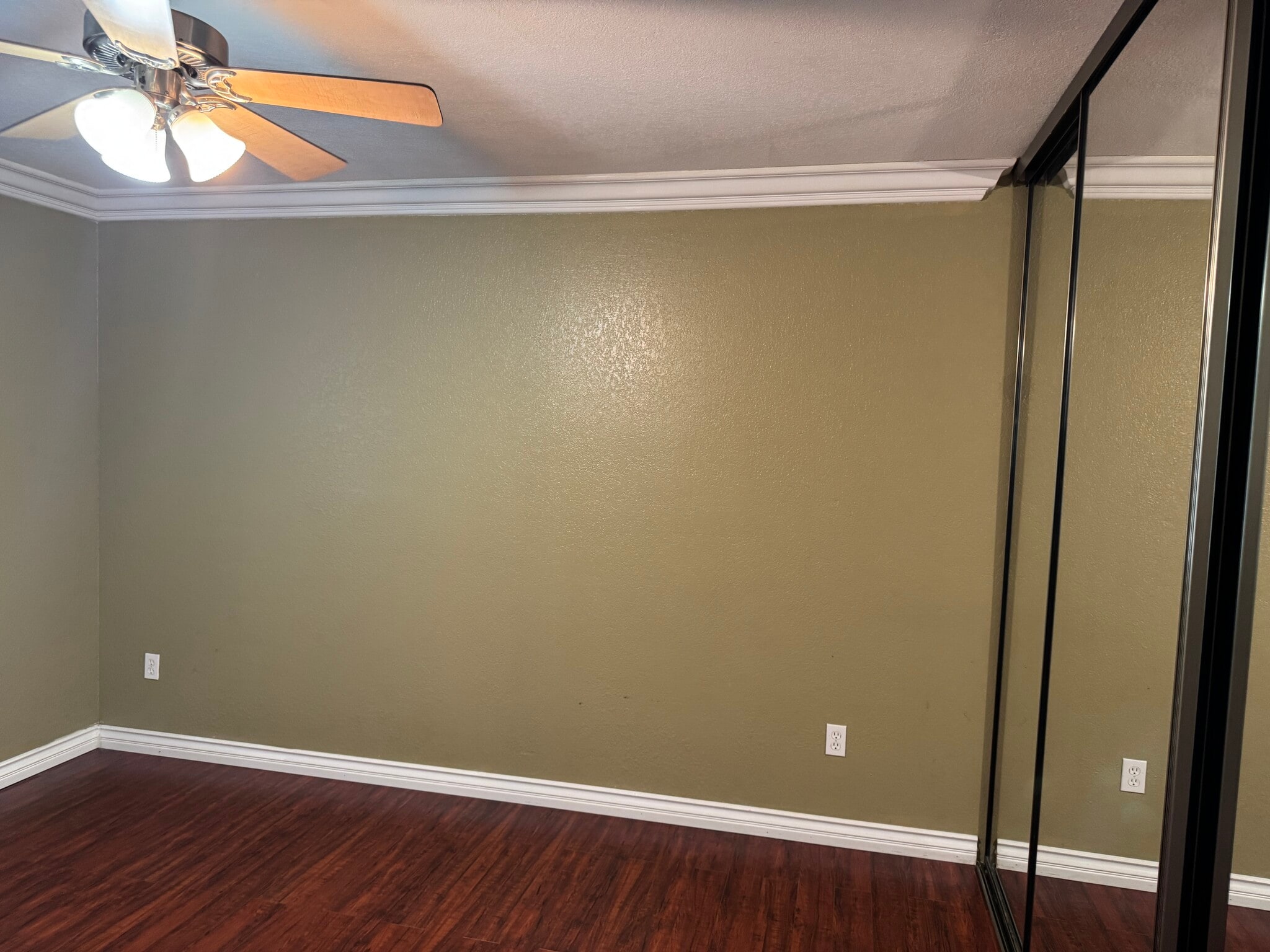 Bedroom - 4210 Thorn St