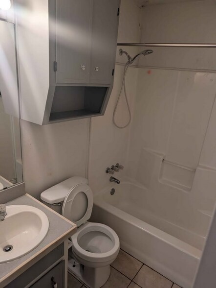 Building Photo - 203 W Reagan Ave