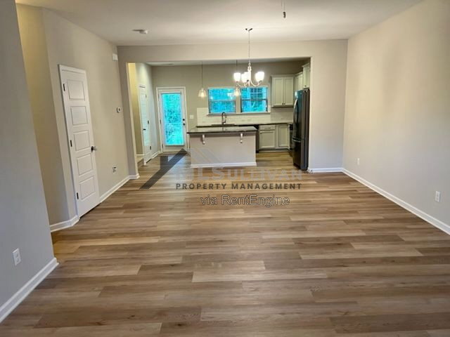 Building Photo - 1126 Metropolitan Dr