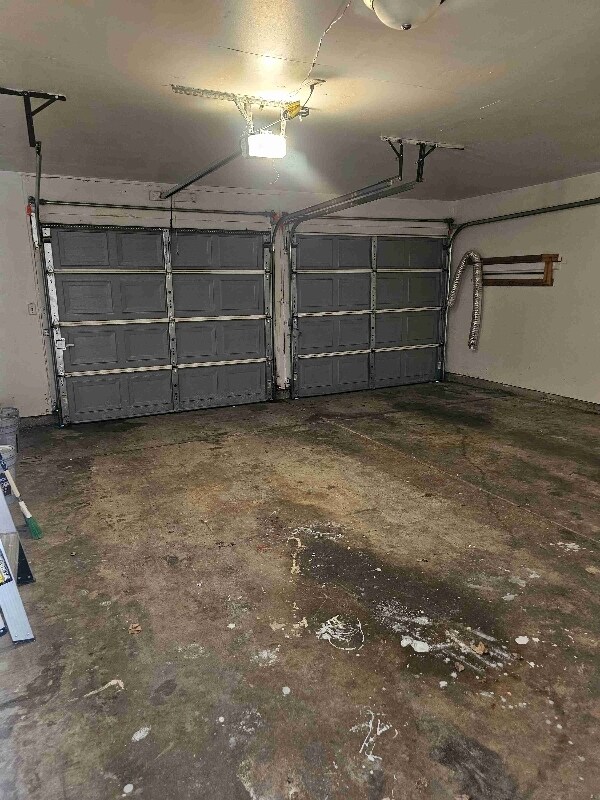 Building Photo - 5 Willow Dr