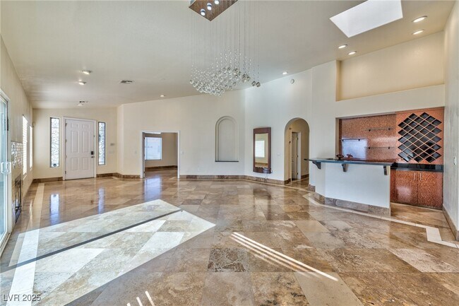 Building Photo - 8129 Pacific Cove Dr