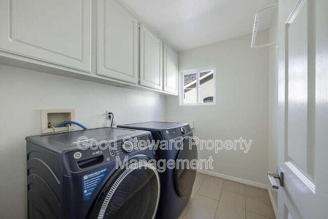 Building Photo - 1760 Taylor Ln